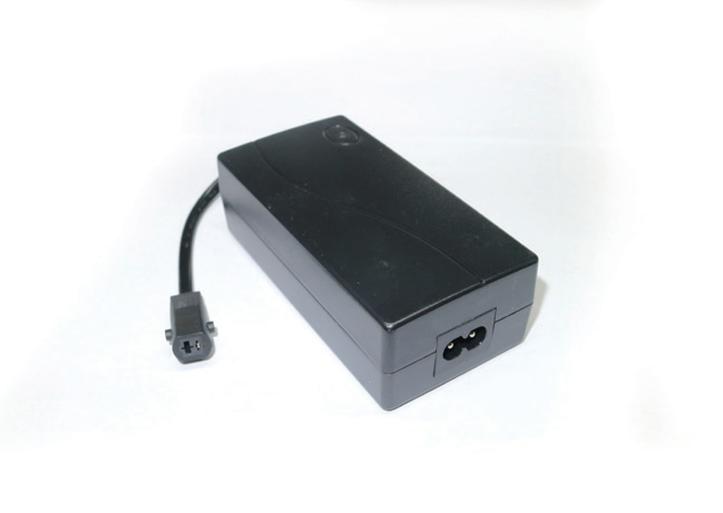 桌面式电源适配器