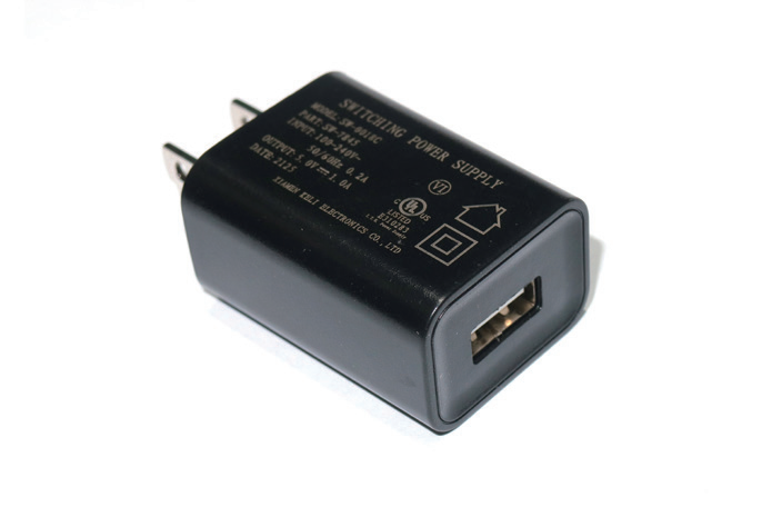 墙插式电源适配器